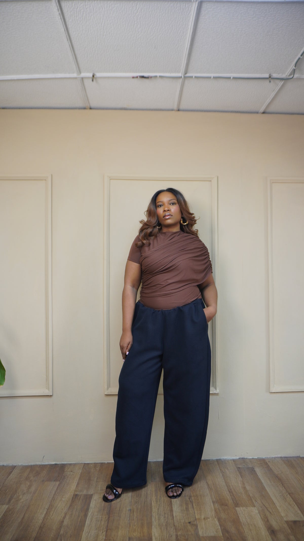 Draped Shoulder Tee Brown