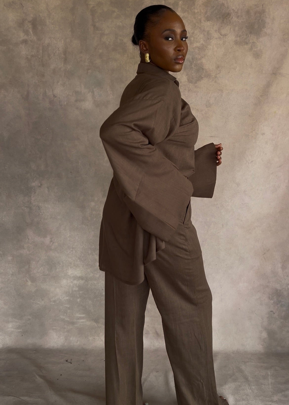 Boxy shirt linen off Army Green