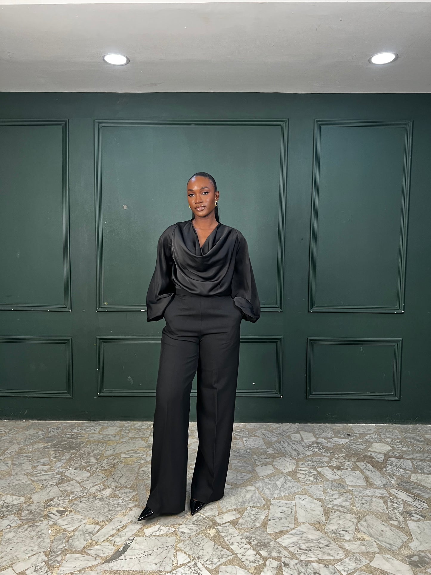 Samira Sleeved Black