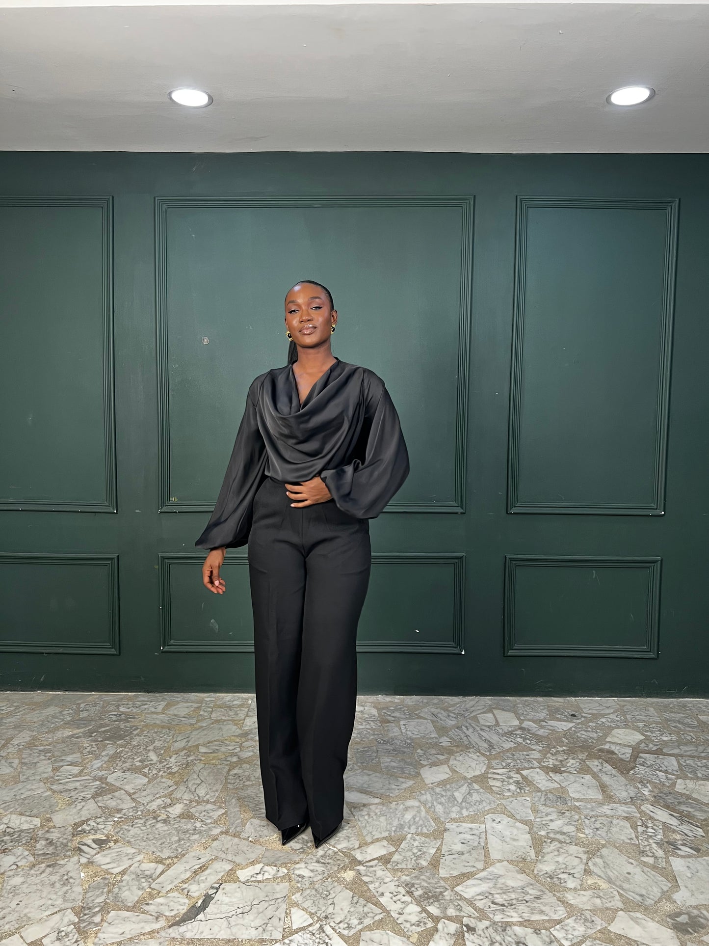 Samira Sleeved Black