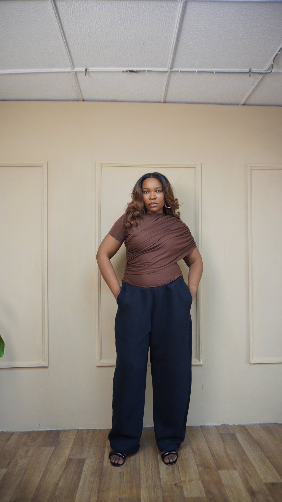 Draped Shoulder Tee Brown